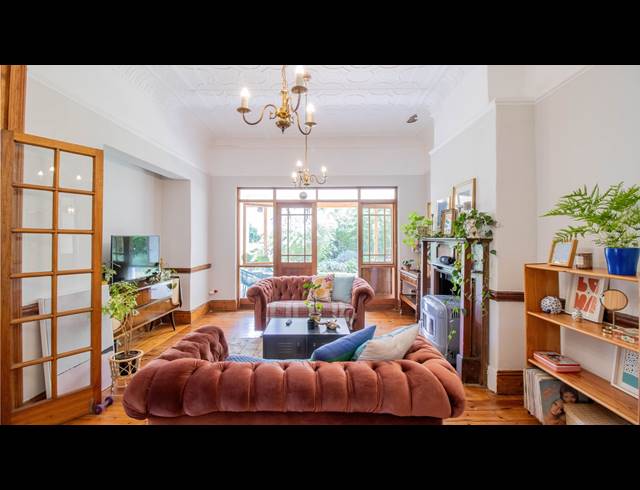 6 BEDROOM FREEHOLD FOR SALE IN PARKTOWN